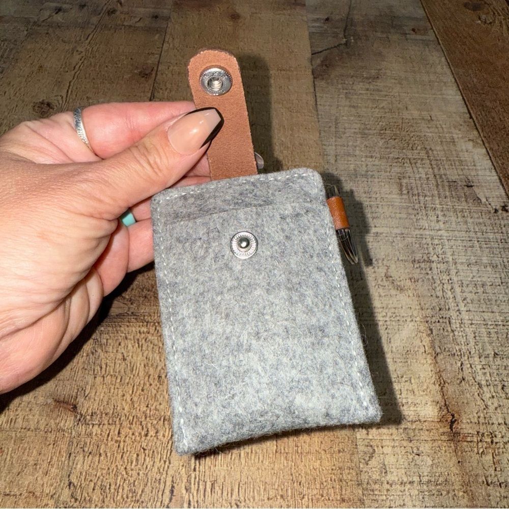 Graf Lantz Key Card Case - 100% Merino Wool - Picture 6 of 8
